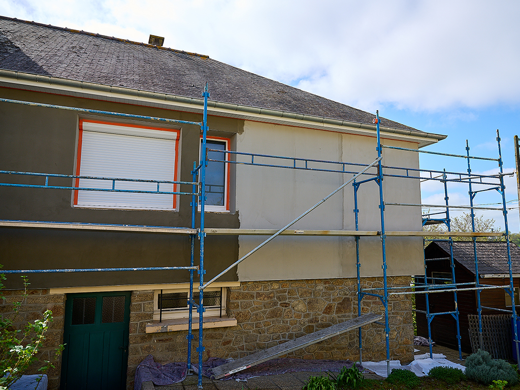 Suret Peinture, isolation thermique par l'extérieur, Évron